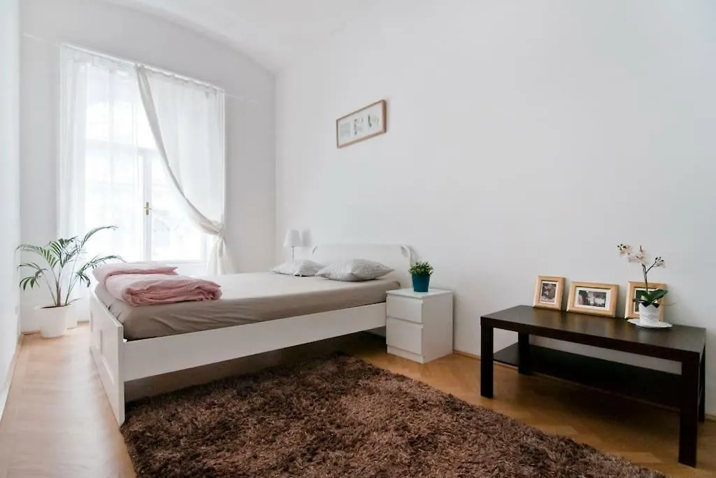 Marvelous Midtown Apartment location
